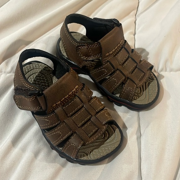 Beaver Creek size 5 boy sandals - Picture 1 of 4